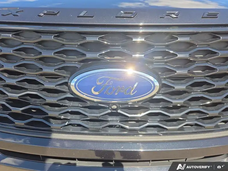 2022 Ford Explorer ST, černá, 125 668 km, dovoz Kanada — foto 9 z 12