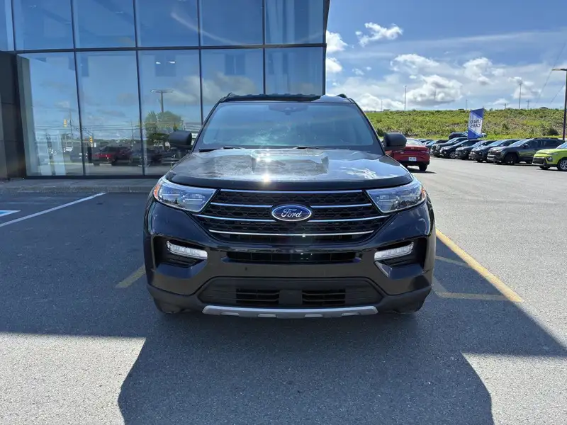 2022 Ford Explorer XLT, černá, 64 440 km, dovoz Kanada — foto 8 z 12