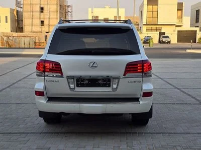 2014 Lexus LX570 TITANIUM, bílá, 267 000 km, dovoz SAE — foto 4 z 16