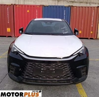 2026 Lexus LBX, černá, 0 km, dovoz SAE — foto 2 z 19