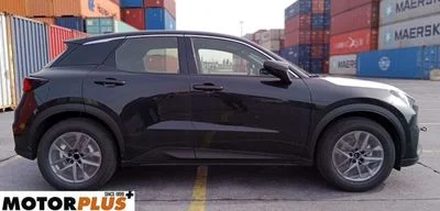 2026 Lexus LBX, černá, 0 km, dovoz SAE — foto 3 z 19