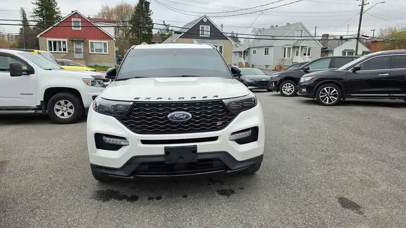 2022 Ford Explorer ST, bílá, 132 400 km, dovoz Kanada — foto 2 z 12