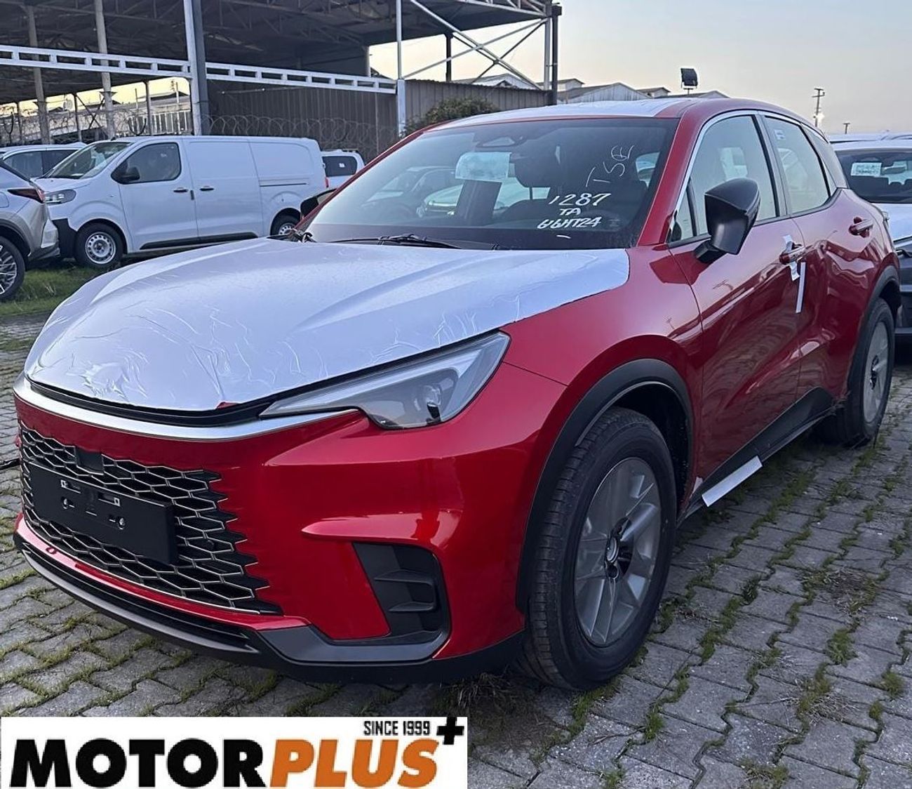 2026 Lexus LBX, červená, 0 km, dovoz SAE — foto 1