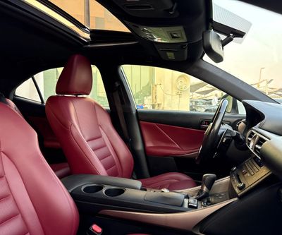 2016 Lexus IS300, bílá, 231 000 km, dovoz SAE — foto 9 z 10