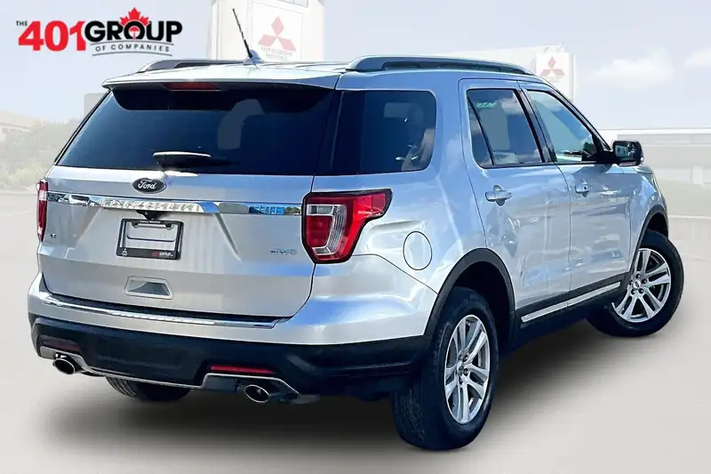 2018 Ford Explorer, stříbrná, 95 760 km, dovoz Kanada — foto 7 z 12