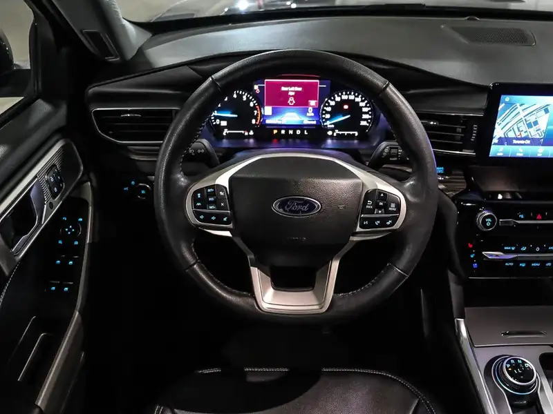 2023 Ford Explorer, šedá, 85 501 km, dovoz Kanada — foto 9 z 12
