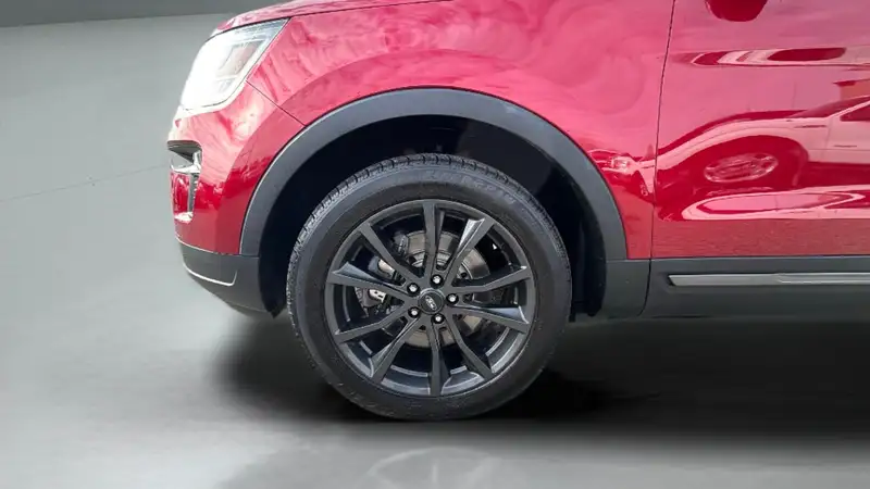 2018 Ford Explorer XLT, červená, 114 646 km, dovoz Kanada — foto 8 z 12