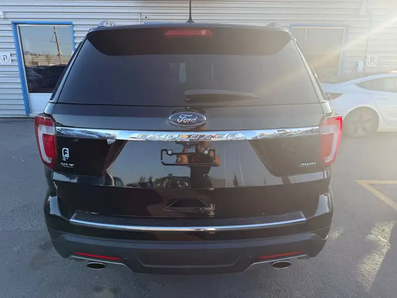 2018 Ford Explorer XLT, černá, 176 058 km, dovoz Kanada — foto 6 z 12
