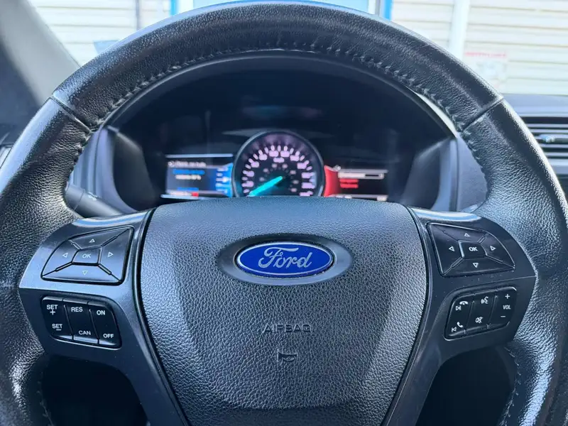 2018 Ford Explorer XLT, černá, 176 058 km, dovoz Kanada — foto 8 z 12