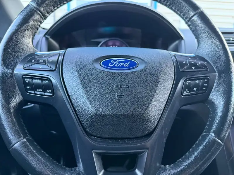 2018 Ford Explorer XLT, černá, 176 058 km, dovoz Kanada — foto 9 z 12