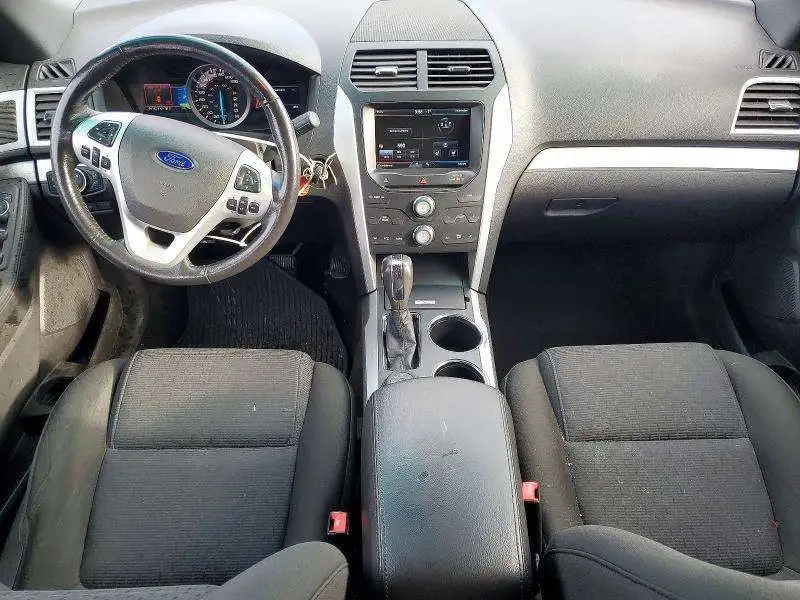 2013 Ford Explorer XLT, 86 122 km, dovoz Kanada — foto 2 z 12