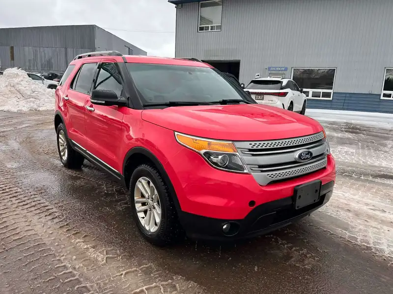 2013 Ford Explorer XLT, 86 122 km, dovoz Kanada — foto 6 z 12