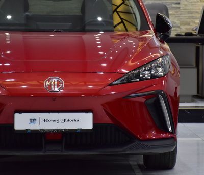 2023 Mg 4 EV ., červená, 37 000 km, dovoz SAE — foto 4 z 16