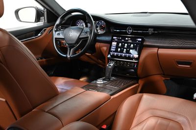 2021 Maserati Quattroporte Basic, černá, 100 041 km, dovoz SAE — foto 15 z 16