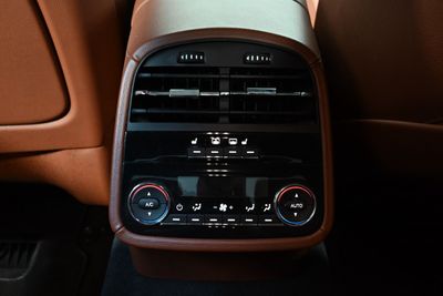 2021 Maserati Quattroporte Basic, černá, 100 041 km, dovoz SAE — foto 16 z 16
