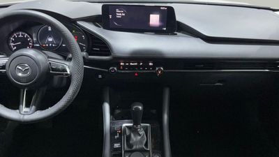2024 Mazda 3 EVOLVE, béžová, 111 765 km, dovoz SAE — foto 10 z 16