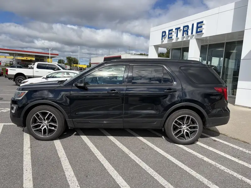 2016 Ford Explorer SPORT, černá, 178 295 km, dovoz Kanada — foto 9 z 12