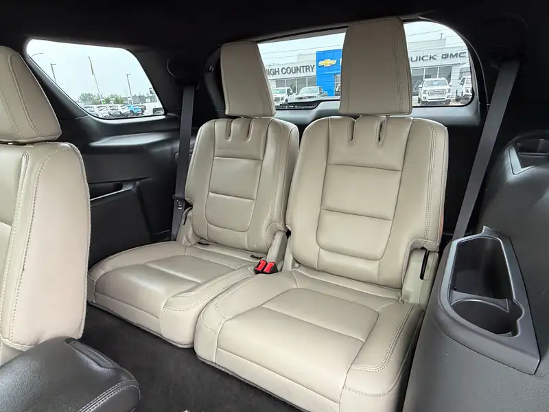 2014 Ford Explorer Limited, šedá, 125 538 km, dovoz Kanada — foto 10 z 12