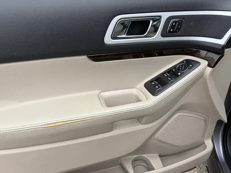 2014 Ford Explorer Limited, šedá, 125 538 km, dovoz Kanada — foto 12 z 12