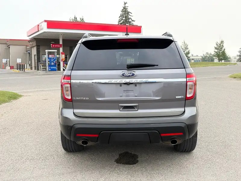 2014 Ford Explorer Limited, šedá, 125 538 km, dovoz Kanada — foto 4 z 12