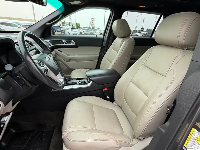 2014 Ford Explorer Limited, šedá, 125 538 km, dovoz Kanada — foto 7 z 12