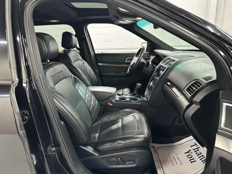 2017 Ford Explorer Platinum, černá, 172 649 km, dovoz Kanada — foto 10 z 12