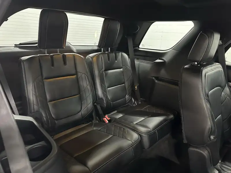 2017 Ford Explorer Platinum, černá, 172 649 km, dovoz Kanada — foto 8 z 12