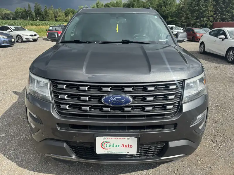 2017 Ford Explorer XLT 4x4 Automatic, šedá, 194 777 km, dovoz Kanada — foto 2 z 12