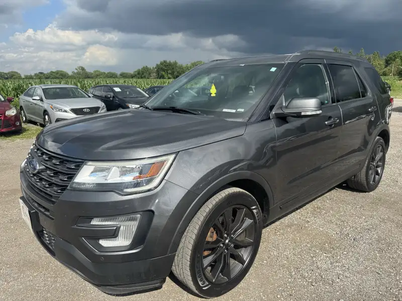 2017 Ford Explorer XLT 4x4 Automatic, šedá, 194 777 km, dovoz Kanada — foto 3 z 12