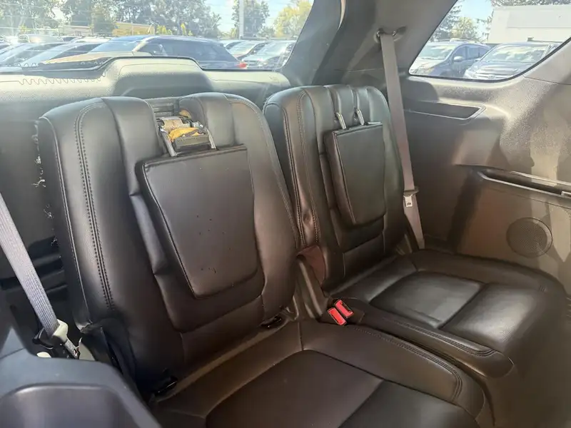 2012 Ford Explorer XLT, bílá, 135 767 km, dovoz Kanada — foto 12 z 12