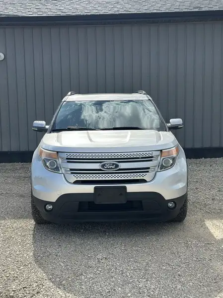 2011 Ford Explorer Limited 4x4 Automatic, stříbrná, 179 313 km, dovoz Kanada — foto 2 z 12