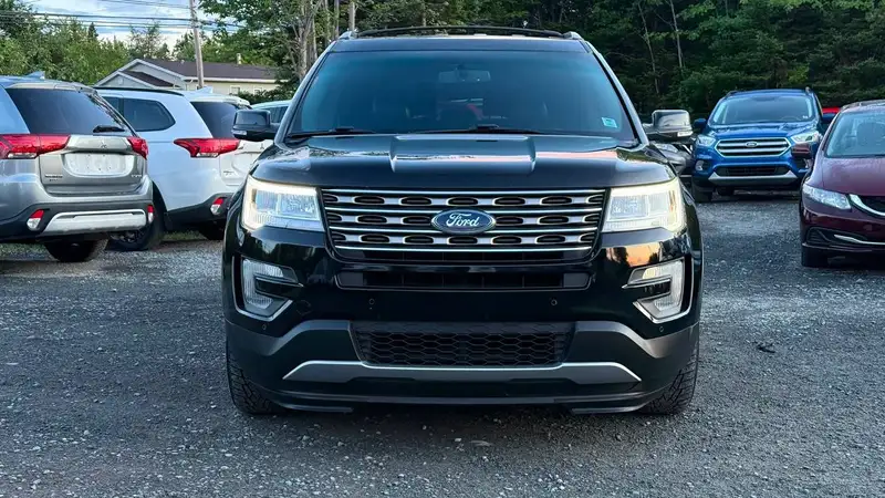 2016 Ford Explorer XLT, černá, 152 000 km, dovoz Kanada — foto 2 z 12