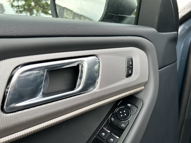 2026 Ford Explorer Active w/200A Pkg, černá, 0 km, dovoz Kanada — foto 6 z 20