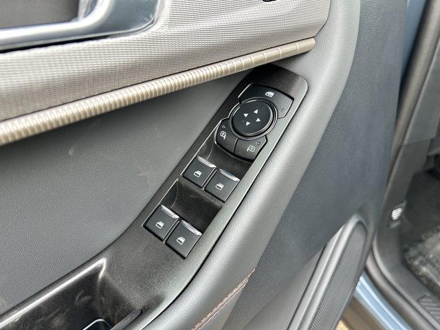 2026 Ford Explorer Active w/200A Pkg, černá, 0 km, dovoz Kanada — foto 7 z 20