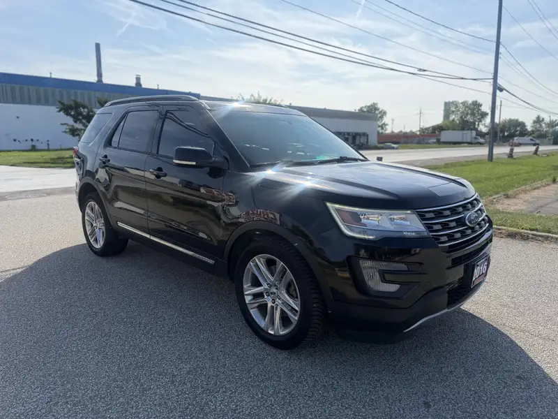 2016 Ford Explorer XLT 4dr 4x4 Automatic, černá, 145 400 km, dovoz Kanada — foto 3 z 12