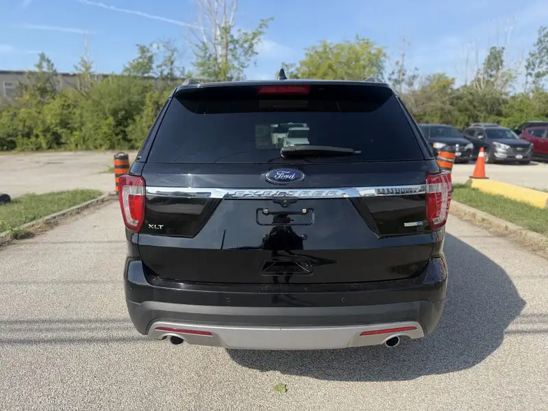 2016 Ford Explorer XLT 4dr 4x4 Automatic, černá, 145 400 km, dovoz Kanada — foto 5 z 12