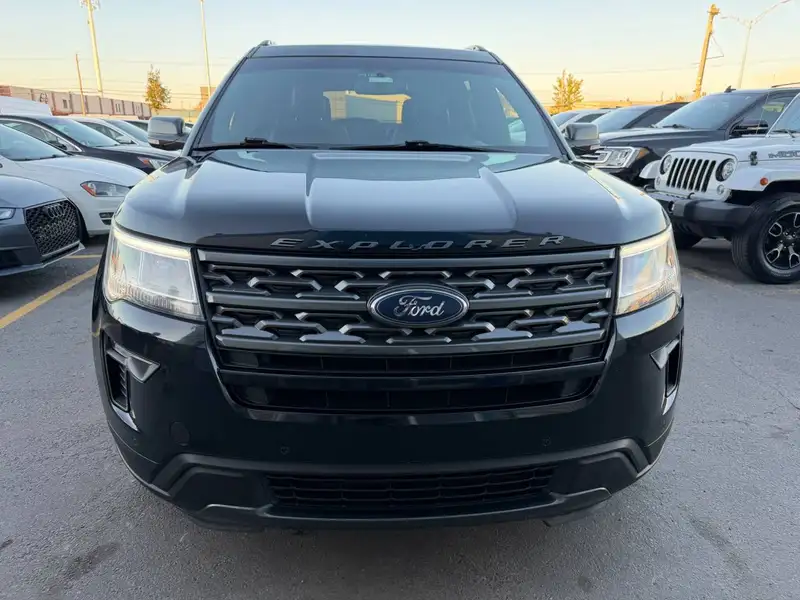 2018 Ford Explorer XLT, černá, 144 737 km, dovoz Kanada — foto 3 z 12