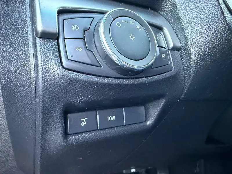 2018 Ford Explorer XLT, černá, 144 737 km, dovoz Kanada — foto 7 z 12