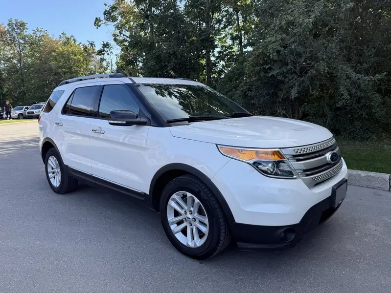 2014 Ford Explorer, 112 975 km, dovoz Kanada — foto 3 z 12