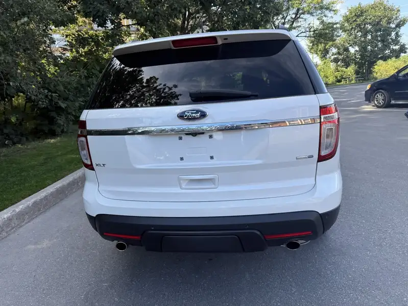 2014 Ford Explorer, 112 975 km, dovoz Kanada — foto 6 z 12