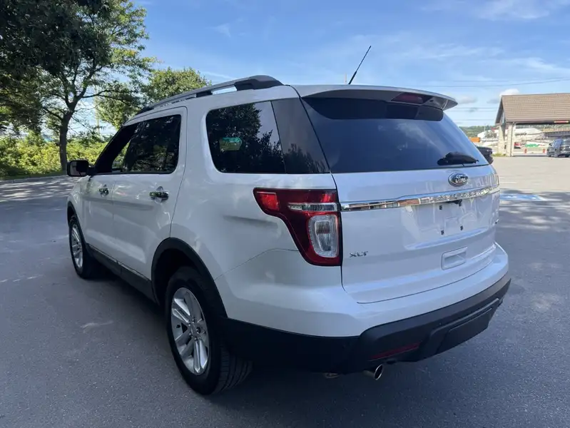 2014 Ford Explorer, 112 975 km, dovoz Kanada — foto 7 z 12