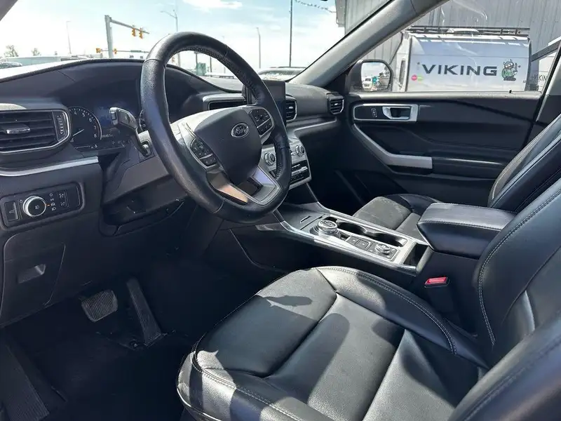 2022 Ford Explorer XLT, 88 681 km, dovoz Kanada — foto 10 z 12