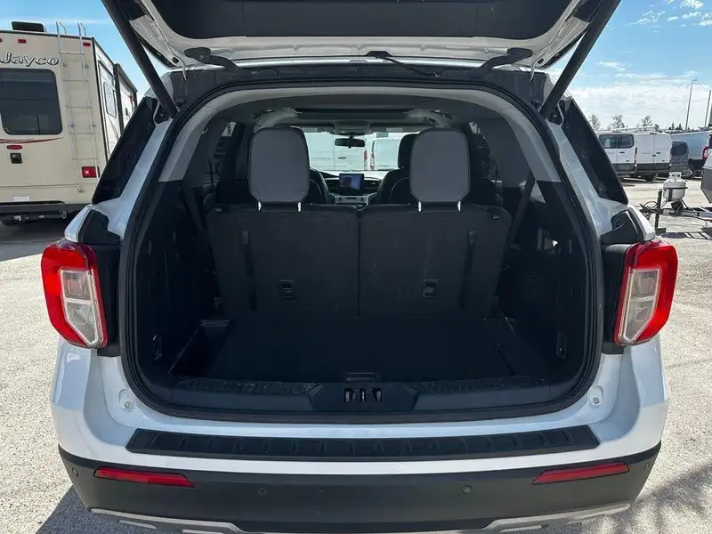 2022 Ford Explorer XLT, 88 681 km, dovoz Kanada — foto 12 z 12