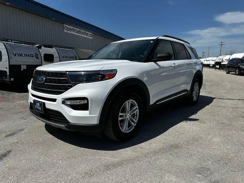 2022 Ford Explorer XLT, 88 681 km, dovoz Kanada — foto 2 z 12