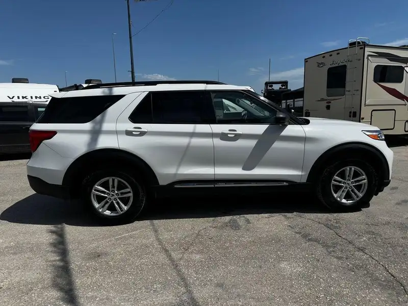 2022 Ford Explorer XLT, 88 681 km, dovoz Kanada — foto 7 z 12