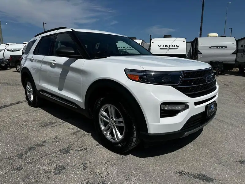 2022 Ford Explorer XLT, 88 681 km, dovoz Kanada — foto 8 z 12