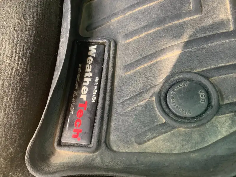 2017 Ford Explorer PLATINUM, černá, 200 500 km, dovoz Kanada — foto 10 z 12