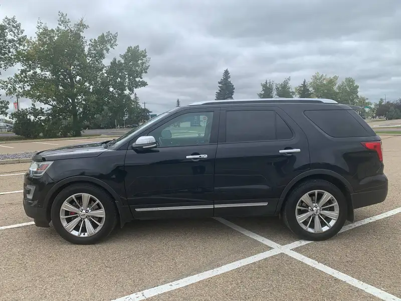 2017 Ford Explorer PLATINUM, černá, 200 500 km, dovoz Kanada — foto 2 z 12