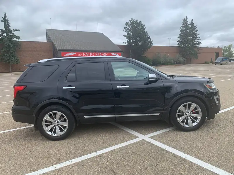 2017 Ford Explorer PLATINUM, černá, 200 500 km, dovoz Kanada — foto 4 z 12