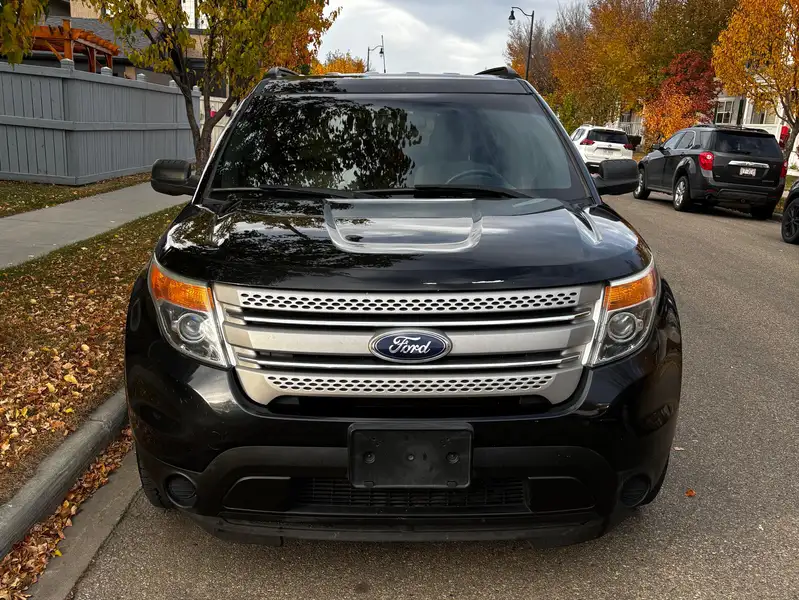 2014 Ford Explorer, černá, 92 000 km, dovoz Kanada — foto 2 z 7